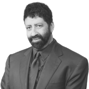 Jonathan Cahn, 2021 speaker for the Remember America Speaker Series presentation "Return to the Foundation: Reviving the Seed of Our Nation."